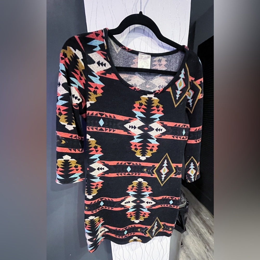 Jella Couture Tribal Print 3/4 Sleeve Top